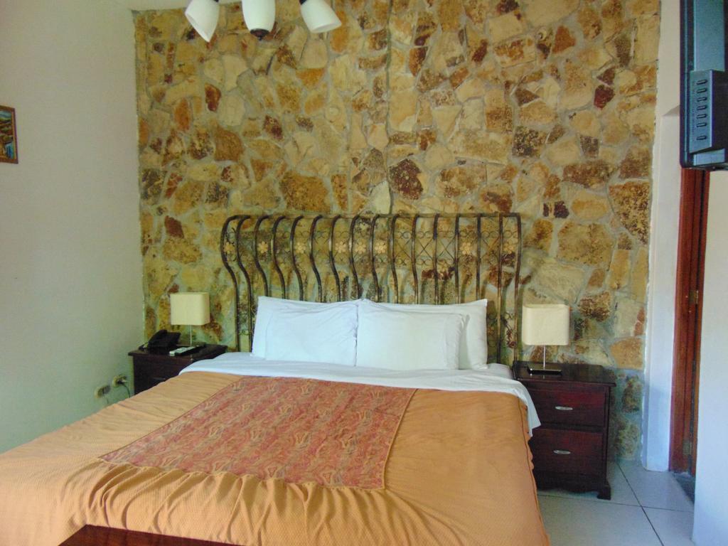 Managua Hills Hotel Exterior photo